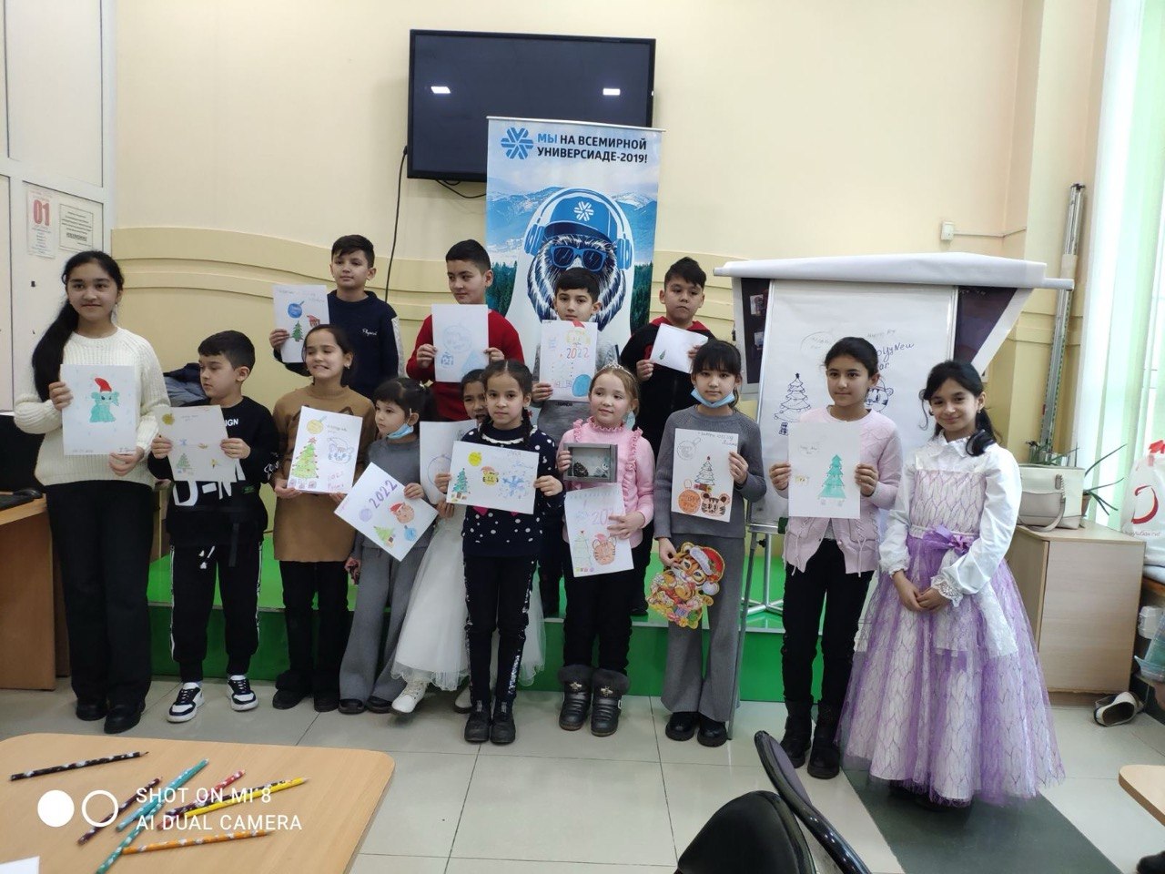 Новогодний праздник и рисунки тигрёнка